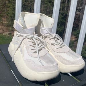 Ugg LA Cloud High tops